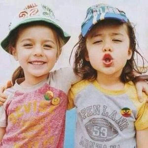 中国二十出头美女性感丰满和猛男操逼双飞一级黄色
